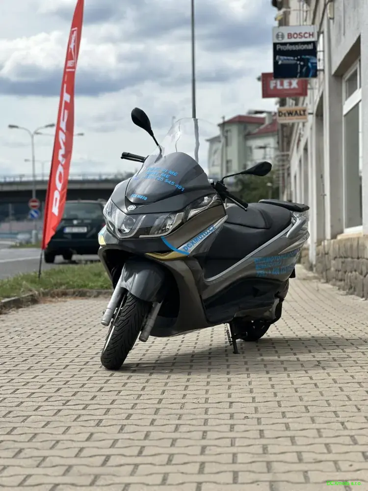 Piaggio X10 - PŮJČOVNA