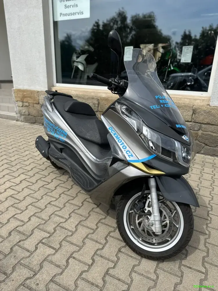 Piaggio X10 - PŮJČOVNA