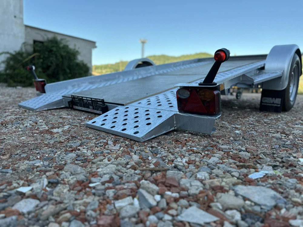 Přívěs na pracovní techniku/čtyřkolku sklopný, bržděný