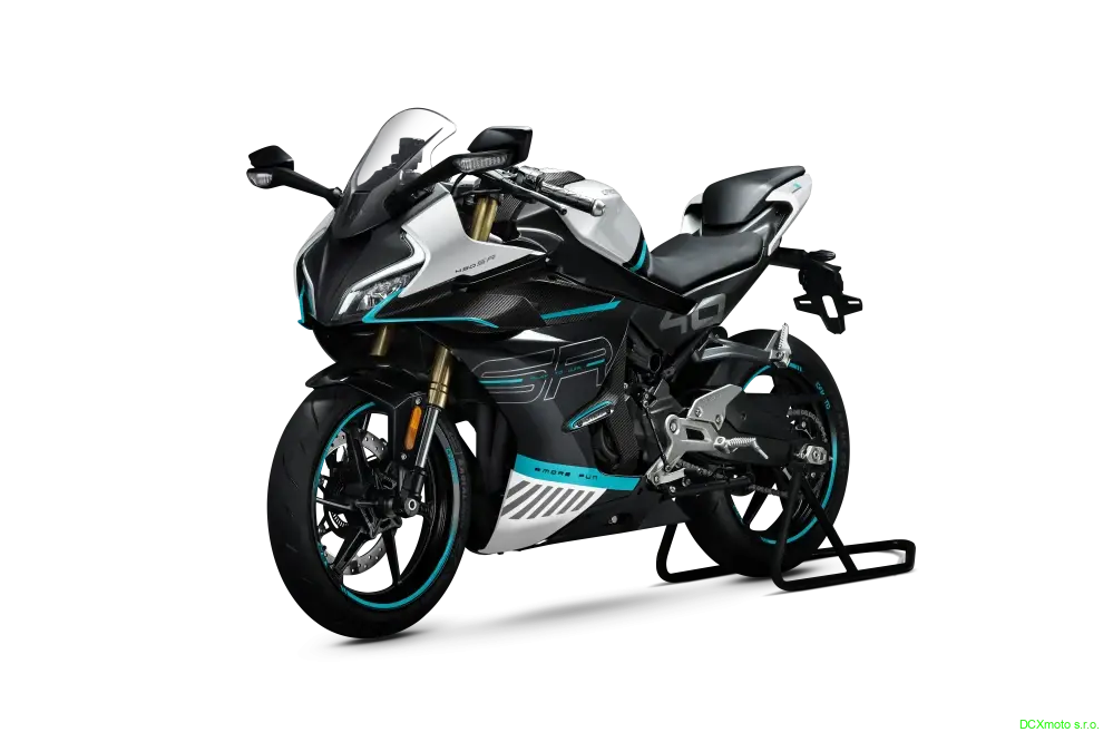 CFMOTO 450 SR - bílá skladem / cena na 1ks showroom