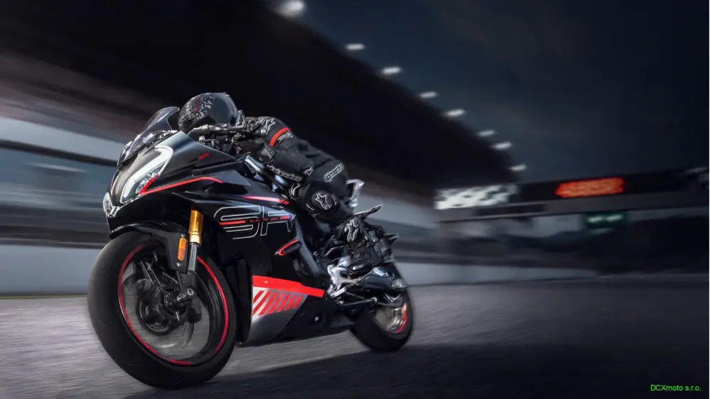 CFMOTO 450 SR - bílá skladem / cena na 1ks showroom