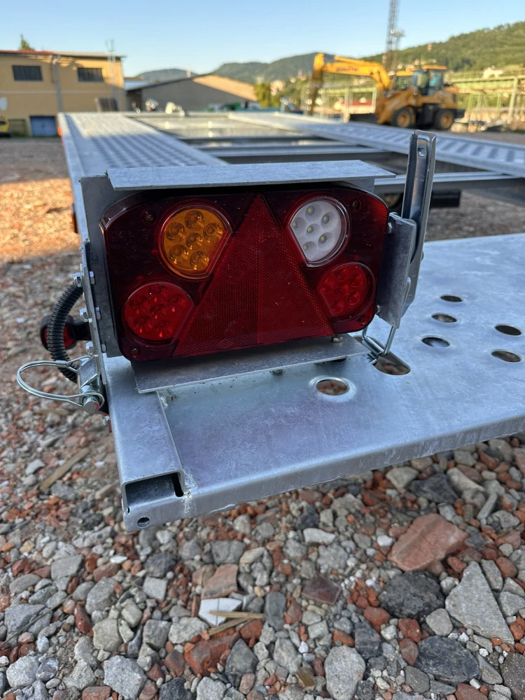 Autopřepravník B3500U/2 3500kg Sklopný